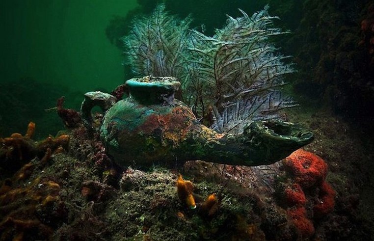 Lost Egyptian City Discovered Beneath The Sea After 1,200 Years 